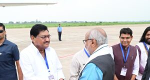 राज्यपाल श्री डेका ने उपराष्ट्रपति श्री राधाकृष्णन का किया आत्मीय स्वागत