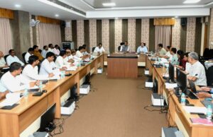 नए कार्यों की निविदा प्रक्रिया नवम्बर तक पूरी कर जनवरी तक कार्यारंभ करने कहा