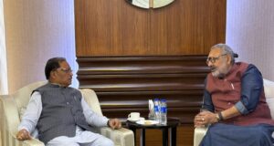 छत्तीसगढ़ में टेक्सटाइल उद्योग को बढ़ावा देने पर CM साय की केंद्रीय मंत्री गिरिराज सिंह से मुलाकात