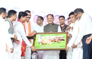 मुख्यमंत्री श्री साय मोर माटी सांस्कृतिक संगठन के तीजा-पोरा तिहार कार्यक्रम में हुए शामिल