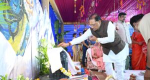 भगवान शिव-माता पार्वती की पूजा-अर्चना कर मुख्यमंत्री ने की प्रदेश की सुख-समृद्धि और खुशहाली की कामना