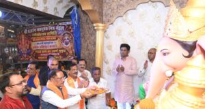 117 वर्षों से चली आ रही गणेशोत्सव की परंपरा में शामिल हुए मुख्यमंत्री श्री विष्णु देव साय