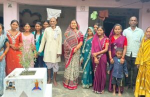 मंत्री श्रीमती लक्ष्मी राजवाड़े पहुंचीं ग्राम कुंजनगर, महिलाओं से किया आत्मीय संवाद