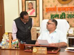नवा रायपुर स्थित निवास कार्यालय में जनदर्शन, दूर-दराज से पहुंचे नागरिकों से आत्मीय संवाद कर सुनीं समस्याएं और मांगें