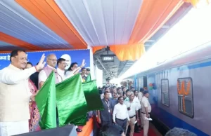 रेल मंत्री और सीएम साय ने रावघाट-रायपुर एवं रायपुर – कुरूद यात्री रेल सेवाओं को दिखाई हरी झंडी