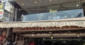 चार प्रतिष्ठानों पर कार्रवाई, गंदगी मिलने पर 150 किलो मिठाई और 10 किलो पनीर नष्ट; लाइसेंस निलंबित