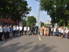 राज्यपाल श्री डेका ने गांधी जयंती पर की साफ-सफाई