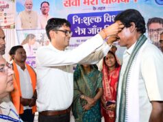 वित्त मंत्री श्री ओ.पी. चौधरी ने शिविर का किया अवलोकन, हितग्राहियों को पहनाए चश्मे और चिकित्सकों का किया सम्मान