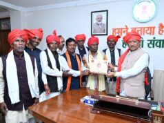 बस्तर सांसद श्री महेश कश्यप के नेतृत्व में बस्तर दशहरा समिति के प्रतिनिधिमंडल ने मुख्यमंत्री से की सौजन्य मुलाकात