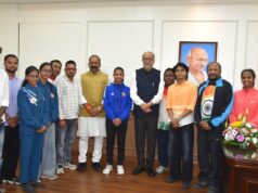 राज्यपाल श्री रमेन डेका से प्रदेश के उत्कृष्ट खिलाड़ियों ने की सौजन्य भेंट