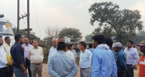 सड़कों, पुलों और भवनों के निर्माण में गुणवत्ता और समय-सीमा का विशेष ध्यान रखने कहा