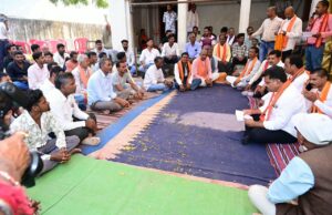 उपमुख्यमंत्री श्री विजय शर्मा ने ग्राम लोहझरी में ग्रामीणों के बीच बैठकर किया सीधा संवाद
