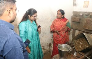 स्वरोजगार से आत्मनिर्भरता की राह पर ग्रामीण महिलाएं