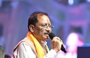 मुख्यमंत्री श्री साय रायपुर में आयोजित विभिन्न गरबा महोत्सवों में हुए शामिल, दुर्गा पूजा पंडालों में किए माता के दर्शन