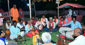 ग्रामीणों के साथ भक्ति रस में झूमे उप मुख्यमंत्री, लोगों की समस्याएं सुनकर निराकरण के दिए निर्देश