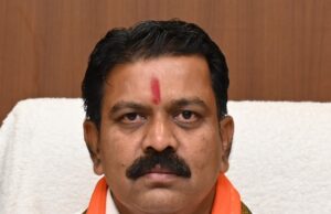 उप मुख्यमंत्री श्री विजय शर्मा के निर्देश पर पीएम जनमन आवास में ठगी करने पर ठेकेदार शेख निजामुद्दिन उर्फ निक्की खान के विरुद्ध एफआईआर दर्ज