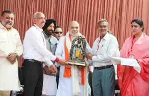 शाह ने पंजाब में विजयदशमी उत्सव में चिट्टे के प्रतीकात्मक रावण का किया दहन